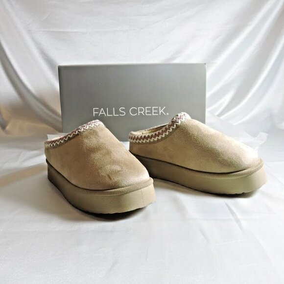 Women's Size 8 Medium Falls Creek Slip On Shoes NEW (NWT) - Picture 2 of 7